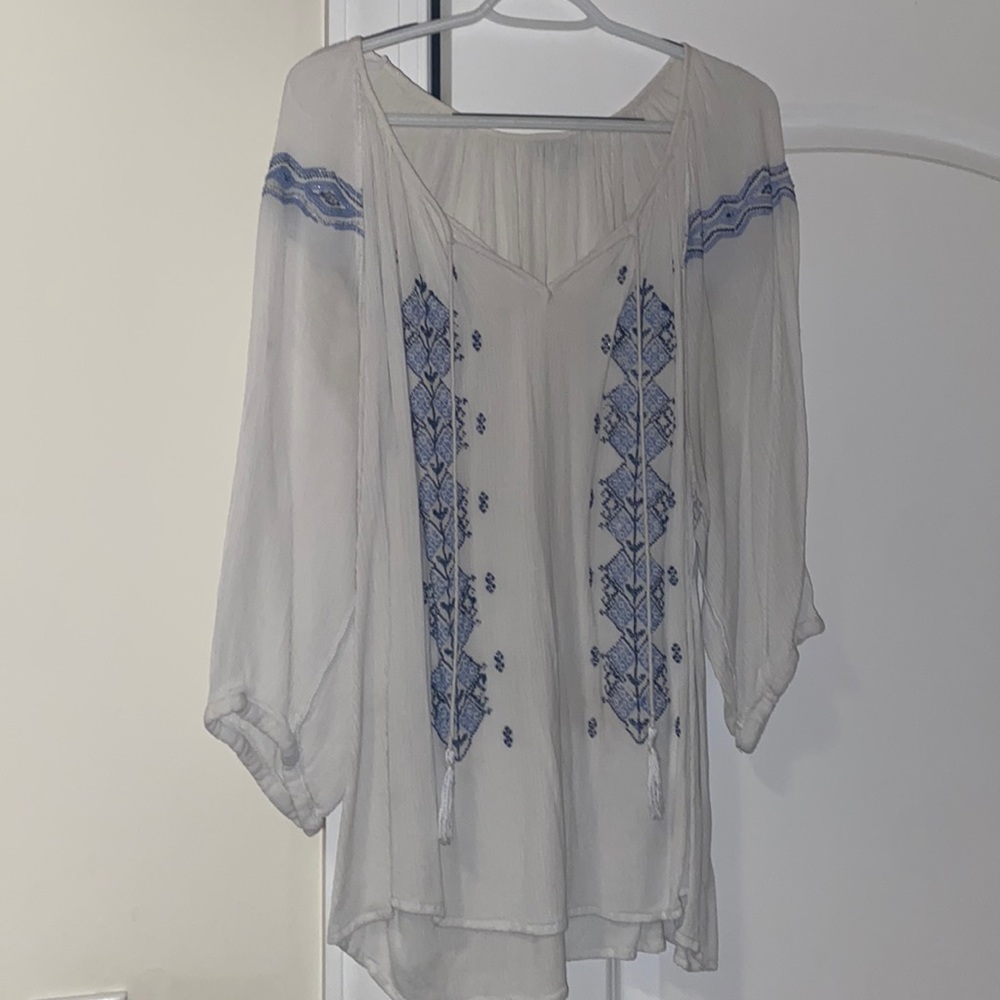Adrienne Vittadini 3/4 sleeves embroidered tunic